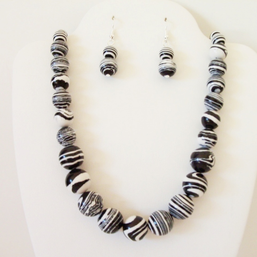 Simulated zebra stone necklace/earrings set(#1900)